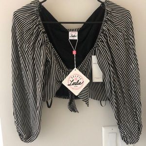 Selfie Leslie Ballon Sleeve Crop Top